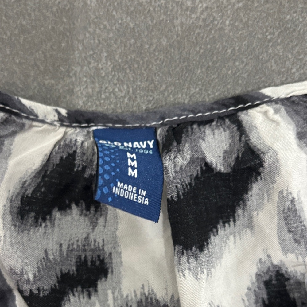 Old Navy Black and White Animal Print Blouse - Picture 2 of 2
